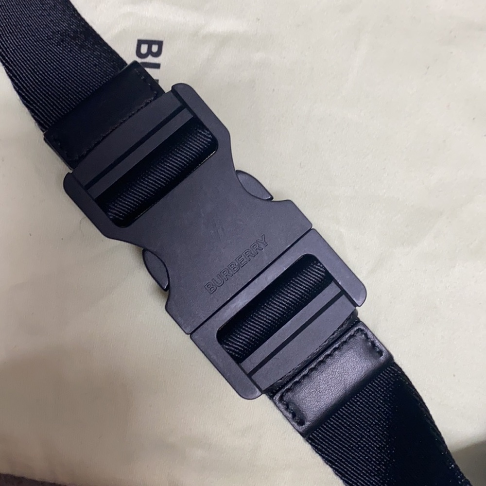 Authentic Burberry Nylon Bumbag - Picture 9 of 10